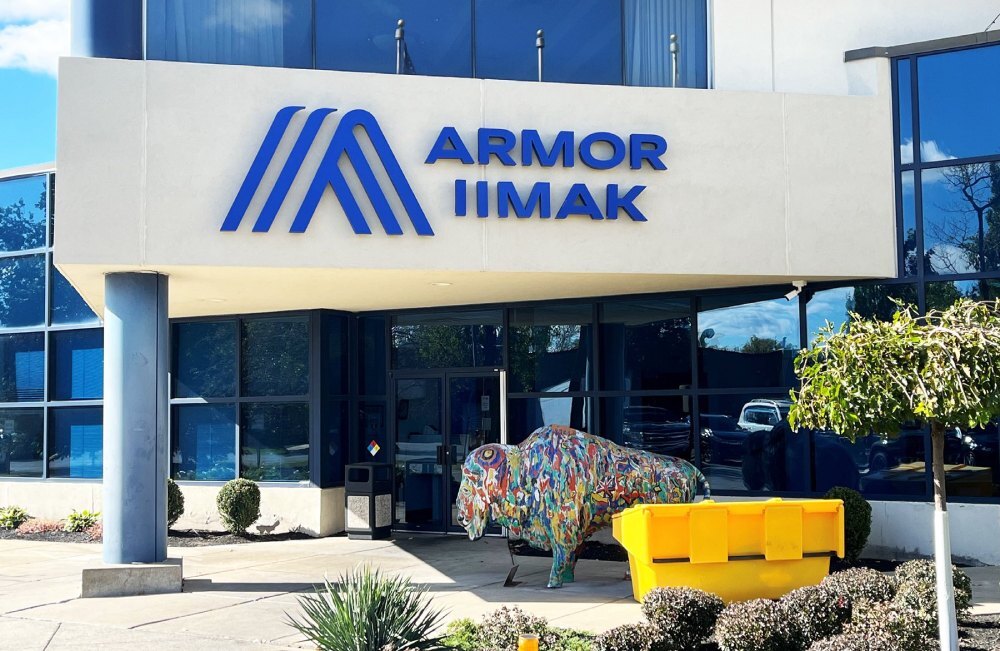 Armor Iimak - Halo Lit Channel Letters - Daytime (1)