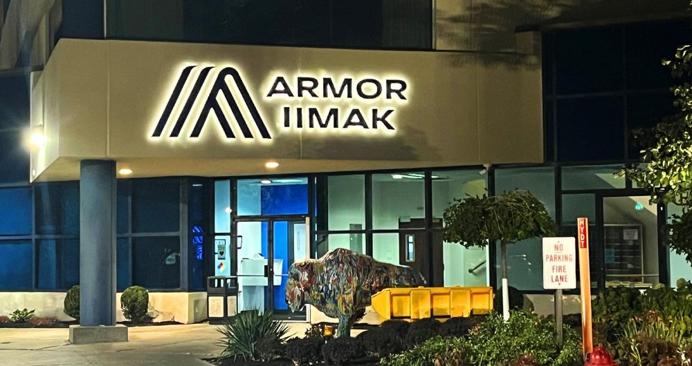 Armor Iimak - Halo Lit Channel Letters - Nighttime (1)