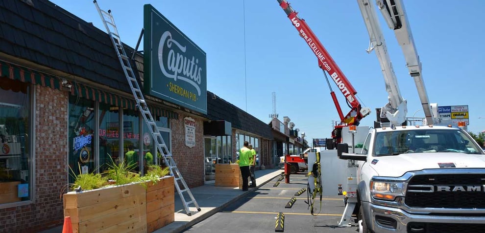 Caputis-Sheridan-Pub---Sign-Installation-Process