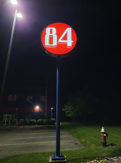 Corporate Brand Identity in a Pole Sign (1)