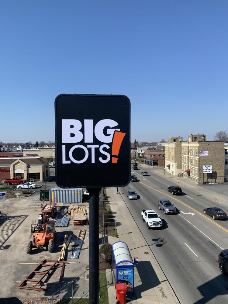 How Businesses Simplify Signage Services in Large-Scale Projects