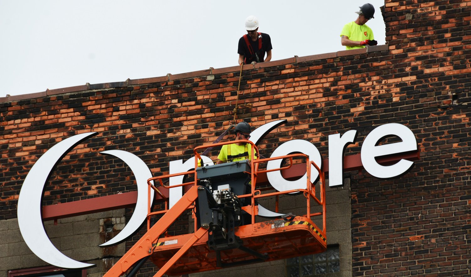 OnCore Golf - Channel Letter Signage Installation 1